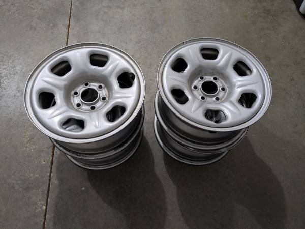 Nissan 16" rims 1