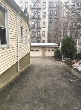 Parkeo Disponible (Gunhill Avenue)
$300
                        213th Street and Olinville Avenue Parkeo Disponible (Gunhill Avenue)
$300
                        213th Street and Olinville Avenue
