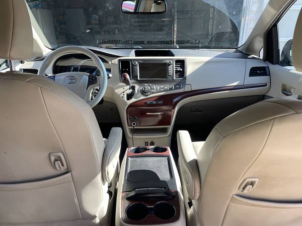 For Sale: 2012 Toyota Sienna XLE – AWD | V6 | Clean Title - $9,99963473588761729120