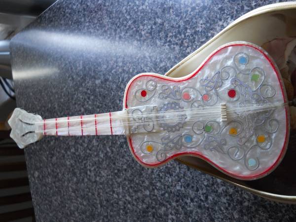 Music box Guitar 1