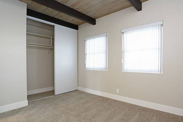 $2,558 / 1 hab - 717 pies² - Comunidad cerrada, 1 hab 1 ba, Ubicado en Hayward (hayward / castro valley)63657542005633123