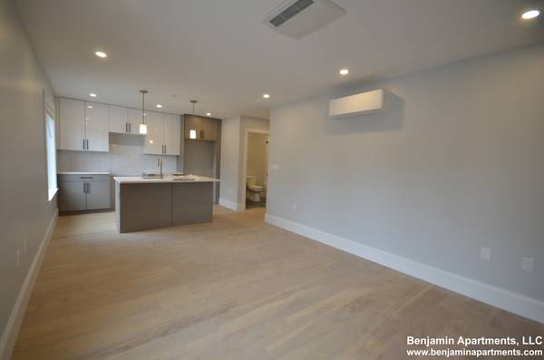 $3,600 / 2br - **BRIGHTON CENTER-NEWLY BUILT 2BED/2BATH-GARAGE PARKING, CENTRAL AC! (Brighton)63856446616451122