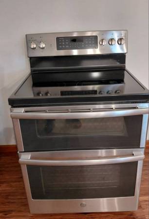 GE 30" electric range 2019 1