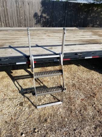 Drop Deck Trucker Rub Rail Ladder 1