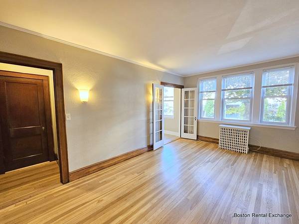 $2,400 ♦¡HERMOSO ESTUDIO RENOVADO DE 2 HABITACIONES EN DAVIS SQ CON NICHO! ¡CALEFACCIÓN INCLUIDA! (Somerville - Davis Square)63931249950466121