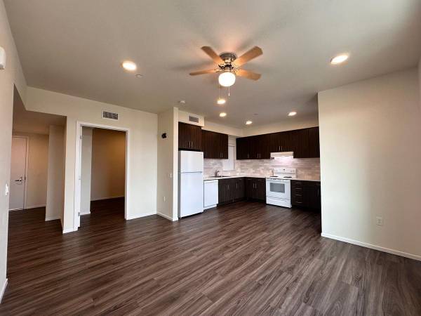 Exceptional Pet-Friendly Living-Spacious 2 BR 1