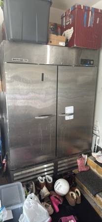 Commercial 2 doors freezer 1