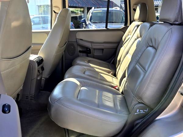 2002 Ford Explorer XLT SUV 5D 3 filas 4.6L V8 cuero 1 propietario - $5,98863470954336641122