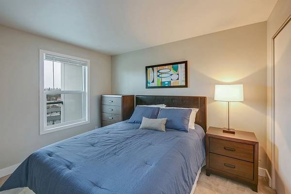 $1,995 / 2br - 850ft2 - Stainless Steel Appliances, Dog Wash, Fitness Center (West Seattle)63838112034945123