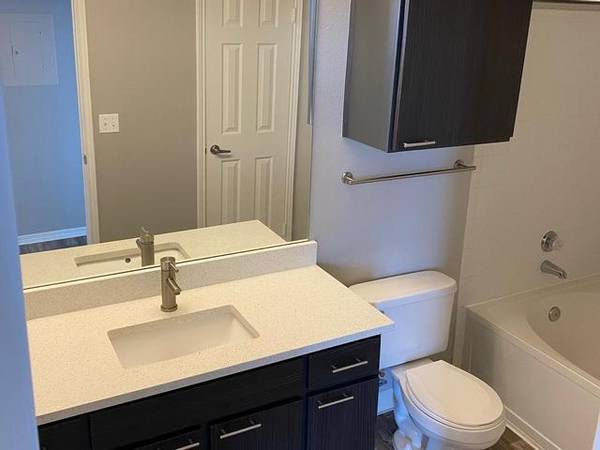 $1,953 / 2br - 1118ft2 - Pet Stations, 9 Foot Ceilings, Spectacular Mountain Views (Broadmoor/Straton)63658112566659123