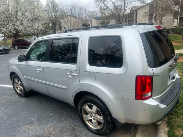 Honda Pilot / 4X4 - SUV - $4,950 (Charlotte)63613444830081122