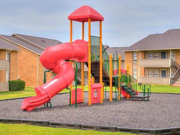 $750 / 1br - 700ft2 - Instalaciones de lavandería, grifo estilo de chef, ventilador de techo (8114 W. Britton Rd., Oklahoma City, OK)63670502940417124