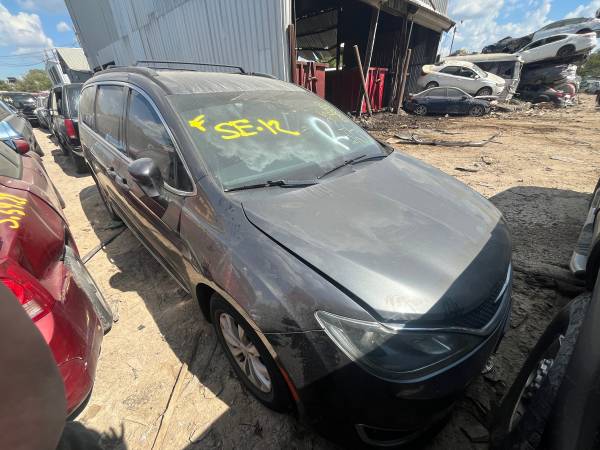 ★ 2017 Chysler Pacifica - PARTING OUT - SE-12 - STK#F32972 ★ 1