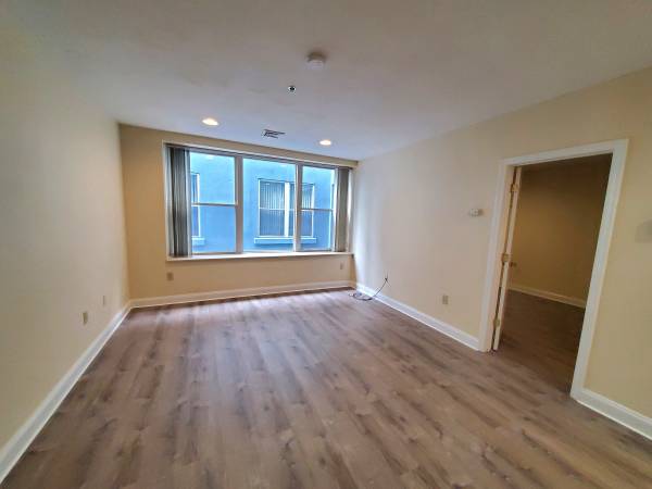 $2,600 / 1br - 625ft2 - ====▶▶ Condo Reformado ▶ Servicios Incluidos ▶ Aire Acondicionado Central ▶ ¡¡SIN COMISIÓN!! (Central Square)63856338012419121