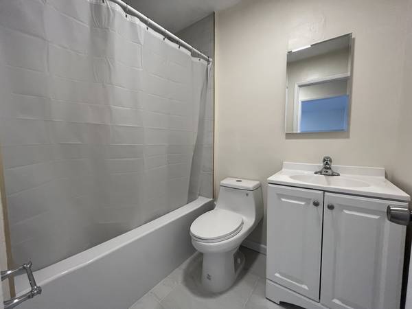 $1,795 / 2br - 700ft2 - Amplio departamento de 1 dormitorio, a 5 minutos a pie del barrio Laurel, puntuación de caminabilidad 86, 3141 5 (oakland este)63695839756289124