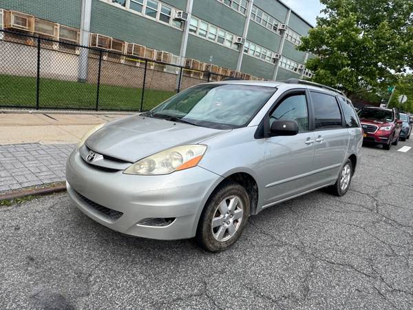 ************ 2007 TOYOTA SIENNA LE MINIVAN *************** - $2,50063654709326465120