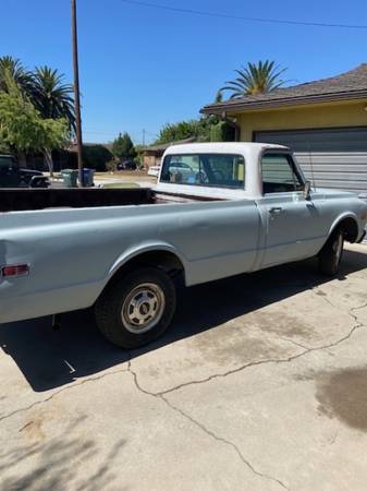 Camión Chevy C20 1969 - $12,000 (los gatos)63478576768643120