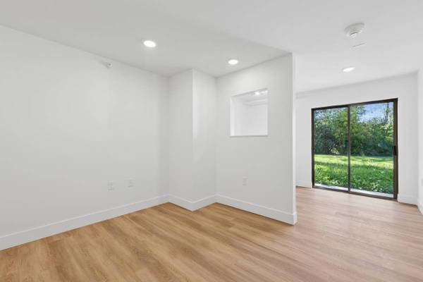 Riverfront, Indoor Pool (Coming Soon), On-Site Maintenance 1