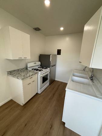$1995.00 / 1br - 600ft2 - SPACIOUS 1 BEDROOM! - ALL UTILITIES FREE! - NEAR SHOPPING AREAS!63998006259203124
