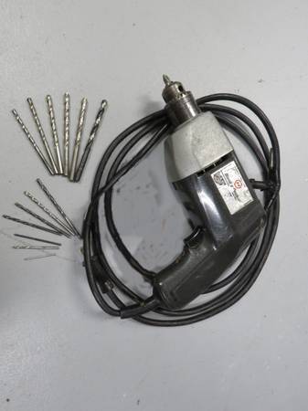 B&D 3/8" Vari-Speed Drill (REDUCED) 1