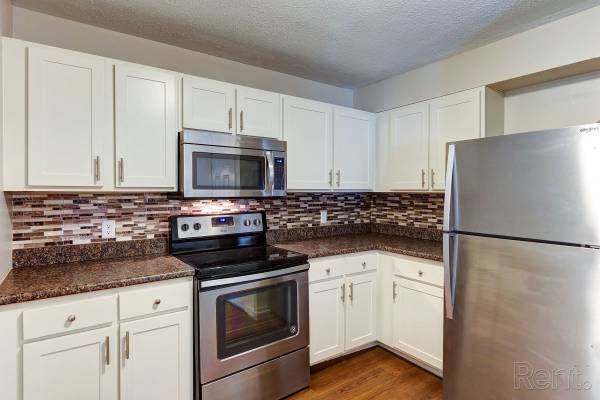 $2,515 / 2br - 875ft2 - Admite mascotas, calefacción de gas incluida, estacionamiento (42 Wolf Rd, Lebanon, NH, EE. UU., Lebanon, NH)63656245186563120