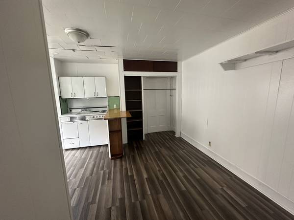 $800 Cozy Studio Apartment (Plattsburgh)64002993767554123