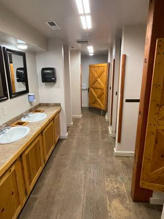 $950 / 1br - 5th Wheel RV Trailer for rent (McCall)63794970256515124
