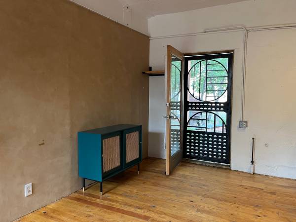 $1,800 / 1br - 683ft2 - 1 bedroom/1 bathroom Baca Rail Yard Arts District (Baca Rail Yard Arts District)63659900931971121