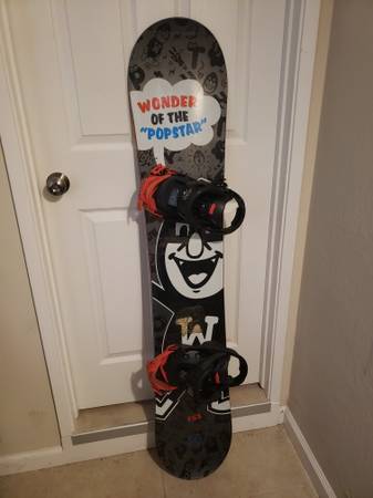 Salomon 153cm Snowboard and Bindings 1