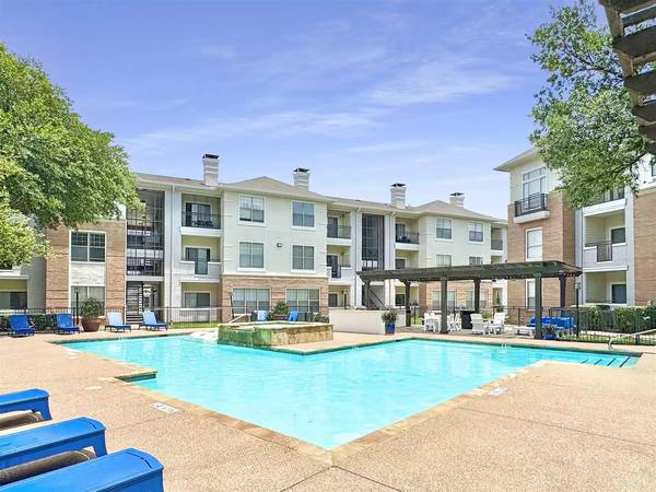 $1,670 / 2br - 1039ft2 - Your dream 2 bed, 1 bath is closer than you think! Call now! (Dallas)63867603326209122