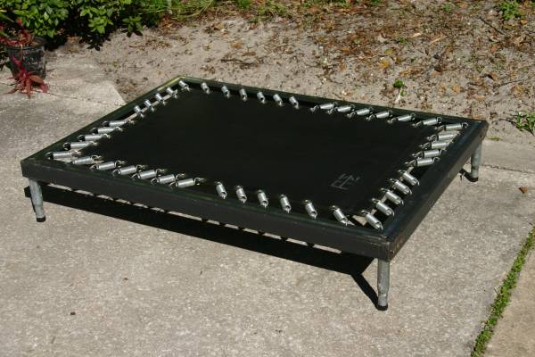 MINI / PERSONAL SPRING TRAMPOLINE 1