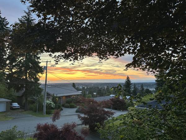 $820 🌈 Community House of 4 Seeking 1 More! (Move-in 9/1, $820/mo) 🌈 (Puget, Bellingham)635096343232031215