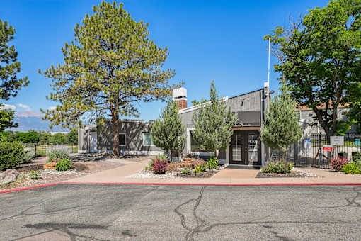 $1,545 / 3br - 1000ft2 - 3 dormitorios, vistas increíbles a las montañas, acabados en níquel cepillado (360 N Murray Blvd, Colorado Springs, CO)63658145605379120