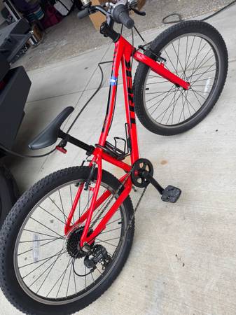 Trek boys 24 mountain bike 1