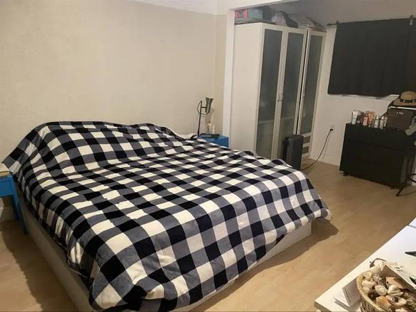 $600 Habitación principal con plaza de aparcamiento (Leland Avenue, San Francisco, CA)63806890148865120