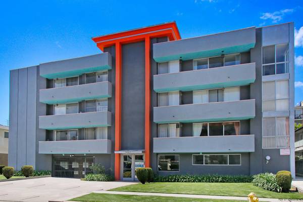 $3,750 / 2br - 1141ft2 - 2 Bedroom in Beverly Hills^ Plank Flooring^ Balcony^ SS Appliances (Beverly Hills / Beverlywood)63952931462915120