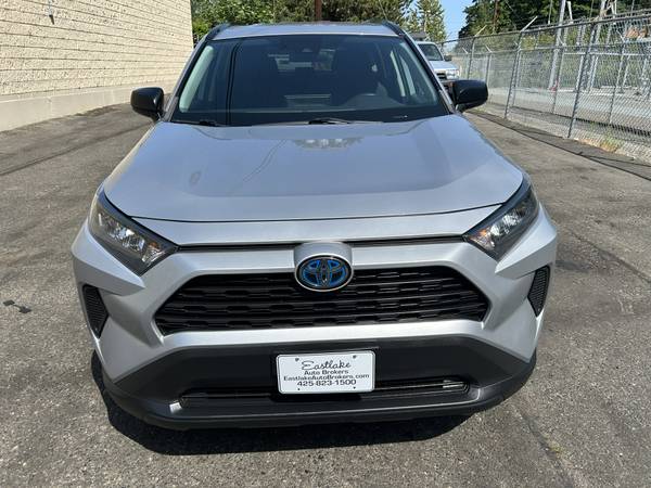 2019 Toyota Rav4 LE Híbrido 4WD --Título limpio, Ahorrador de gasolina, Automático-- - $21,995 (kirkland)63613982200963121