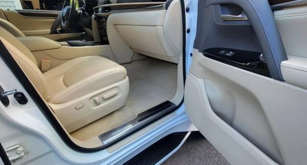 2021 Lexus LX 570 White Pearl V8 - $28,00063470597172993124