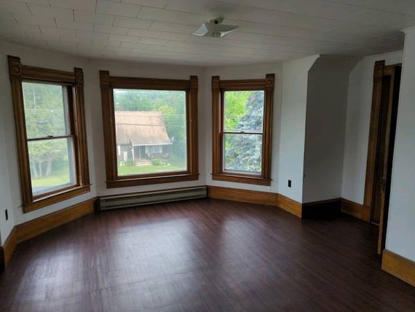 $1,300 / 2br - 2 Dormitorios: Wilson Street #5 South Barre (South Barre)63784685000195123