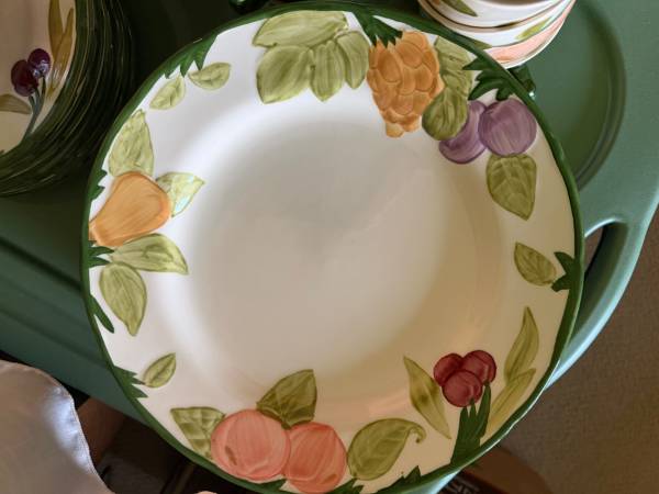 Vintage Franciscan Dinnerware - Fresh Fruit Pattern - 40+ Pcs Flawless 1