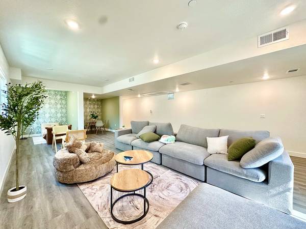 $1,199 / 8br - 5500ft2 - Beautiful Micro Studio in East Hollywood (East Hollywood)63998004232706123