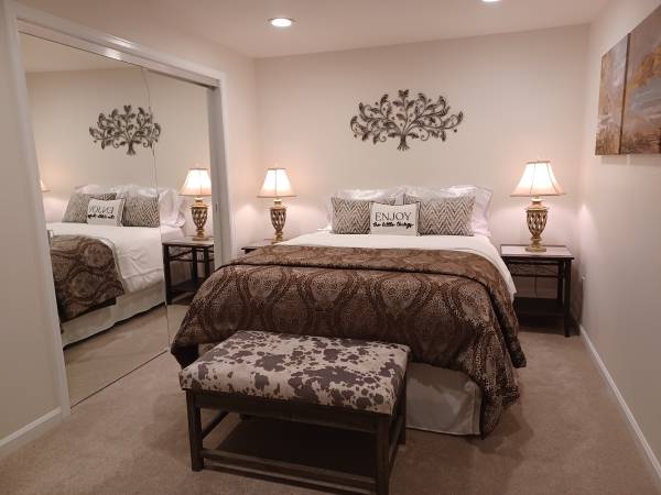 $1,100 / 2br - Todo incluido - Suite amueblada privada en nivel inferior (Powers/Stetson Hills)63686746220163120