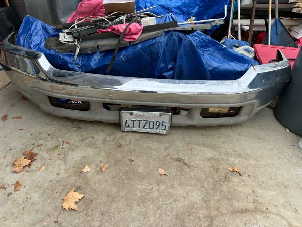 99-04 FORD  Excursion Super Duty  Lariat Limited F-250 F-350 Chrome Front Bumper 1