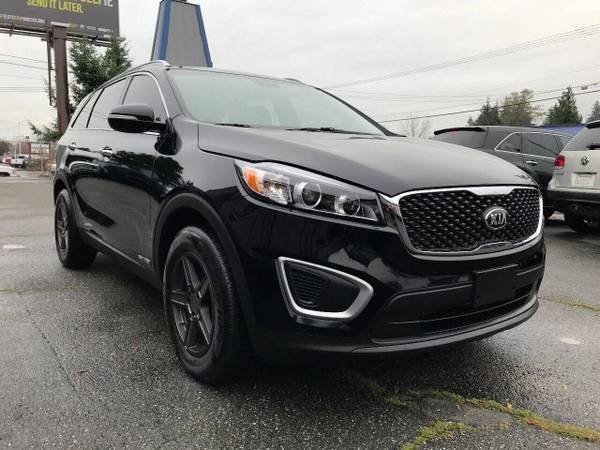 NO ACCIDENTS! 2016 Kia Sorento LX AWD V6 3rd row seat, BACKUP CAMERA!! - $7,989 (Will Trade! Lakewood)63623466216451121