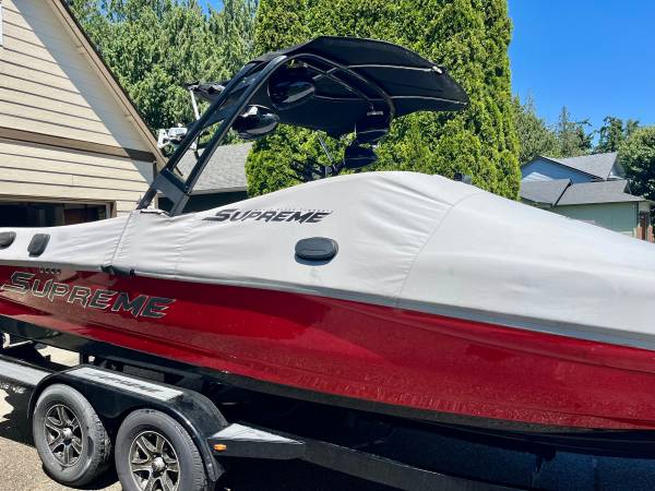 Supreme S226 Surf boat - $67,00063471322136321124