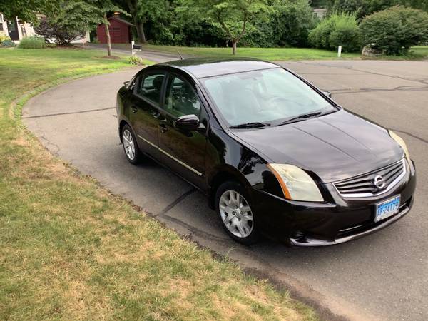 2011 Nissan Sentra S 4 door great College Student Car 1