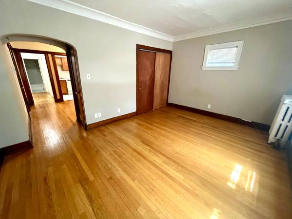 Half Off First Month! Spacious and Bright 1 bedroom unit w/ Heat Inclu 1