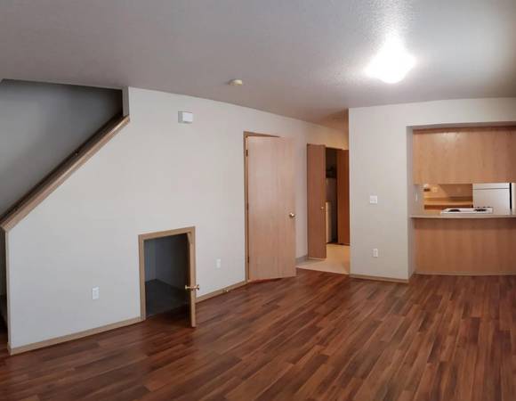 $1,500 / 2br - Sprawling Green Spaces, Supermarkets - 2 Bed 1 Bath is Non-Smoking (East Portland)63914737630082124