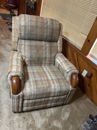 La-Z-Boy Manual Rocking Recliner 1