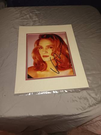 Uma Thurman  Autographed Picture 1